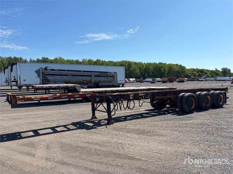 Max Atlas 50 ft Tri/A Extendable Container Trailer