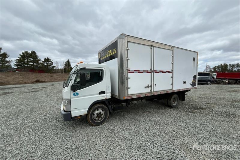 Mitsubishi Fuso 4x2 Van Truck