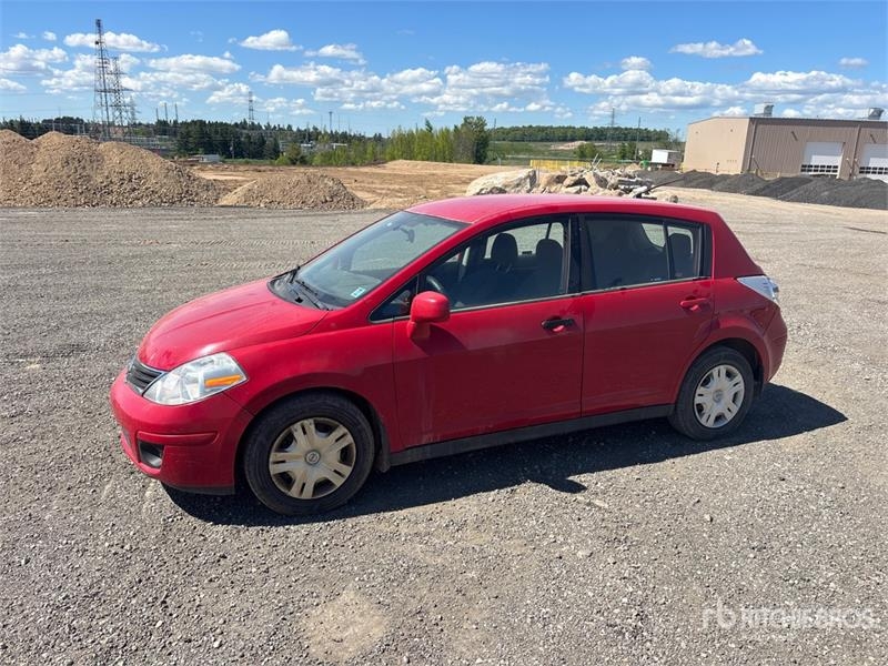 Nissan Versa Automobile