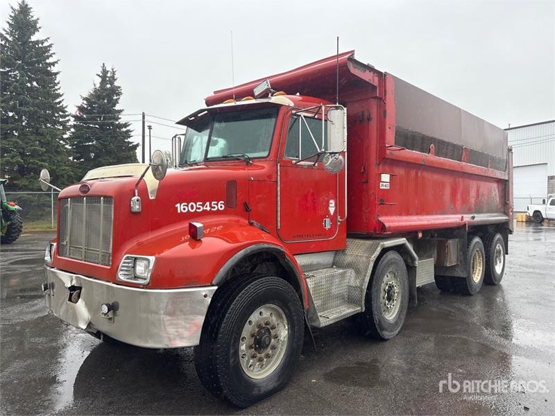 Camion benne Peterbilt 330 — occasion 2003
