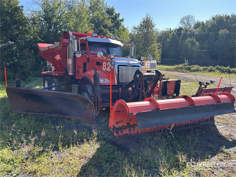 Peterbilt 335