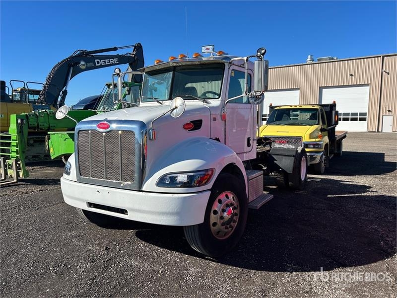 Tracteur routier Peterbilt 337 — occasion 2014