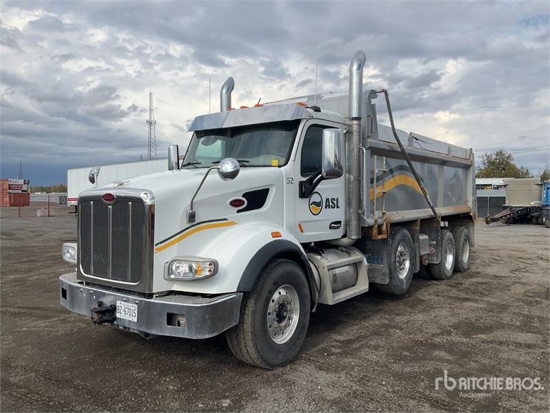Camion benne Peterbilt 567 — occasion 2022