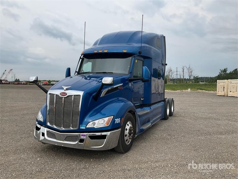 Peterbilt 579 6x4 T/A Sleeper Truck Tractor