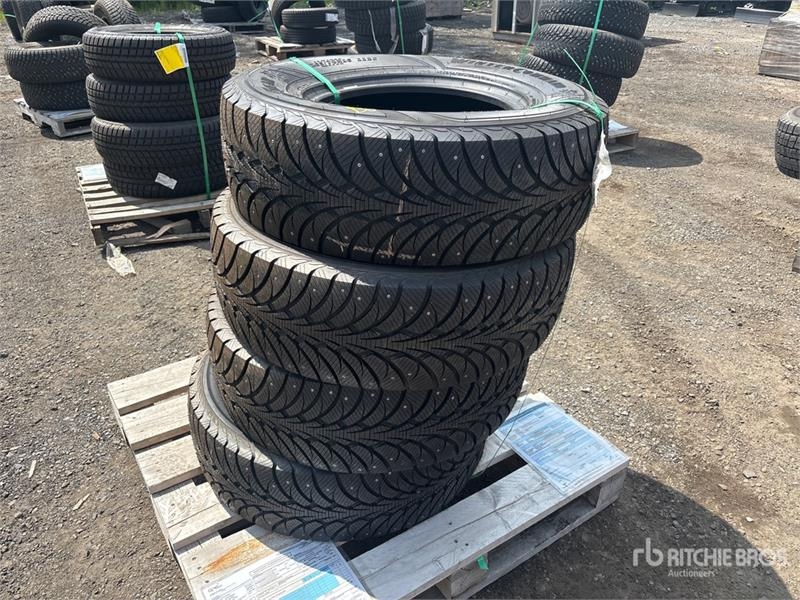 Quantity of 265/70R16 Tires