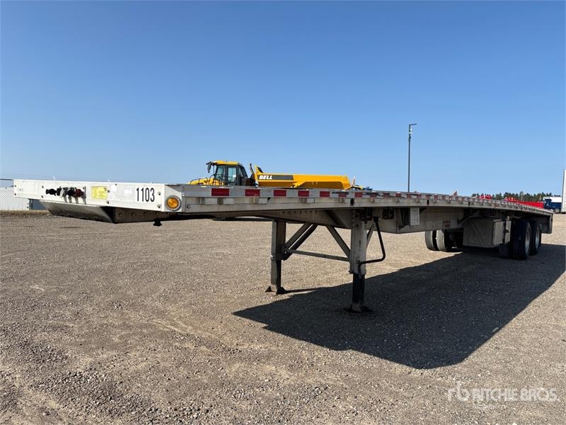 Reitnouer 53 ft T/A Flatbed Trailer