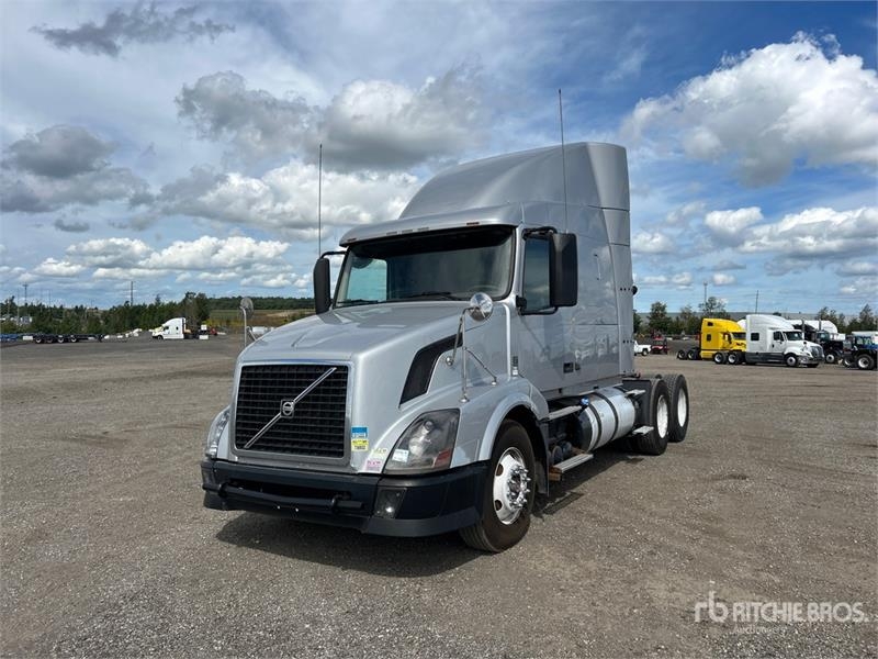 Tracteur routier Volvo VNL — occasion 2015