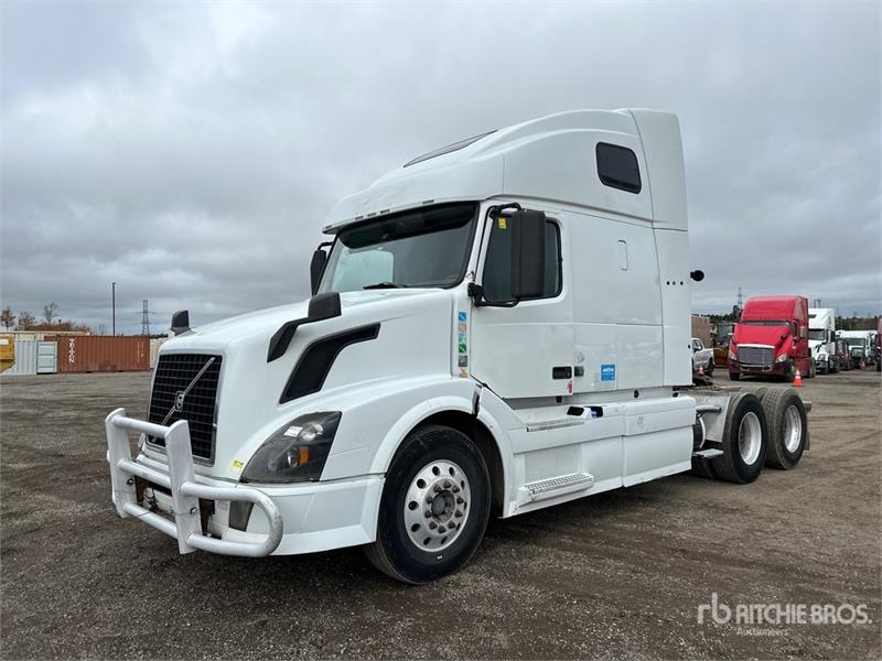 Tracteur routier Volvo VNL — occasion 2015