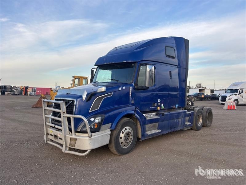 Tracteur routier Volvo VNL — occasion 2014