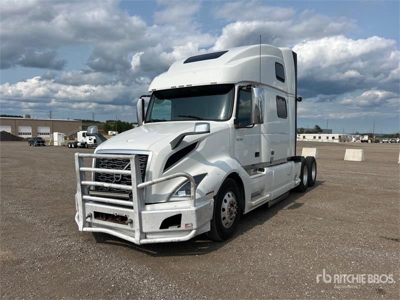 Volvo VNL860