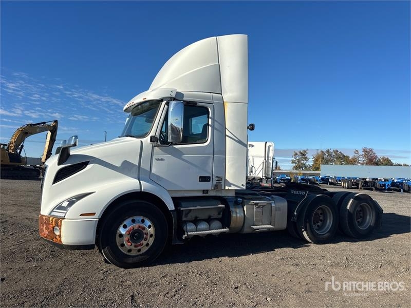 Tracteur routier Volvo VNR 6x4 T/A Day Cab — occasion 2019
