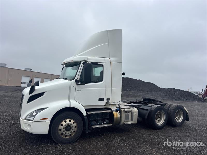 Tracteur routier Volvo VNR 6x4 T/A Day Cab — occasion 2020