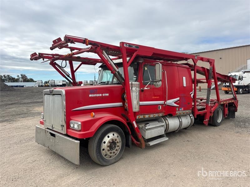 Camion porte-engins Western Star 4900 — occasion 2006