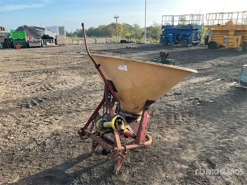 Tonne à lisier 1.4 m 3-Point PTO Driven Fertilizer Spreader — occasion