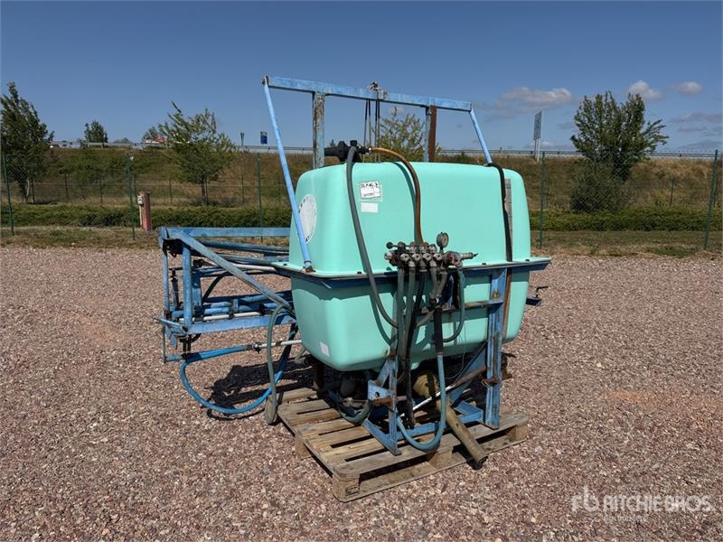 Berthoud 12 m 3-Point Hitch Sprayer