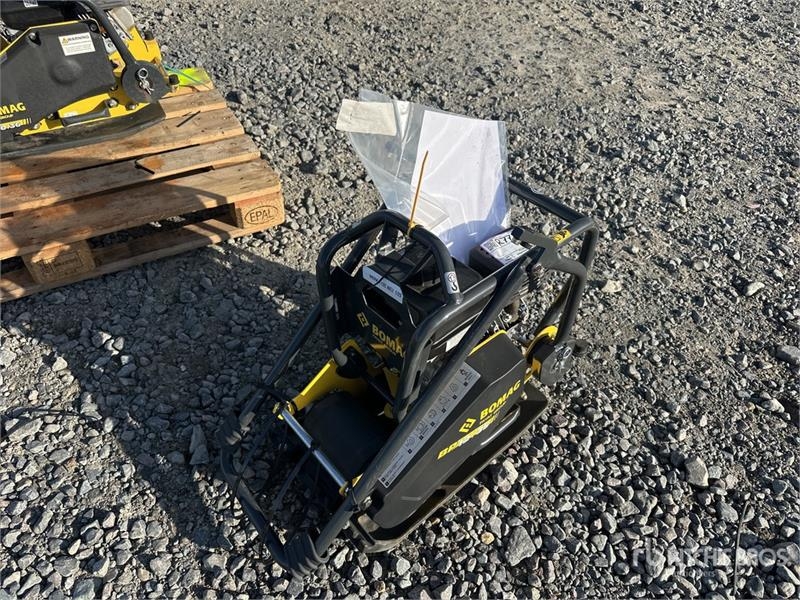 Plaque vibrante Bomag BP 12/35 Vibratory Plate Compactor — occasion 2025