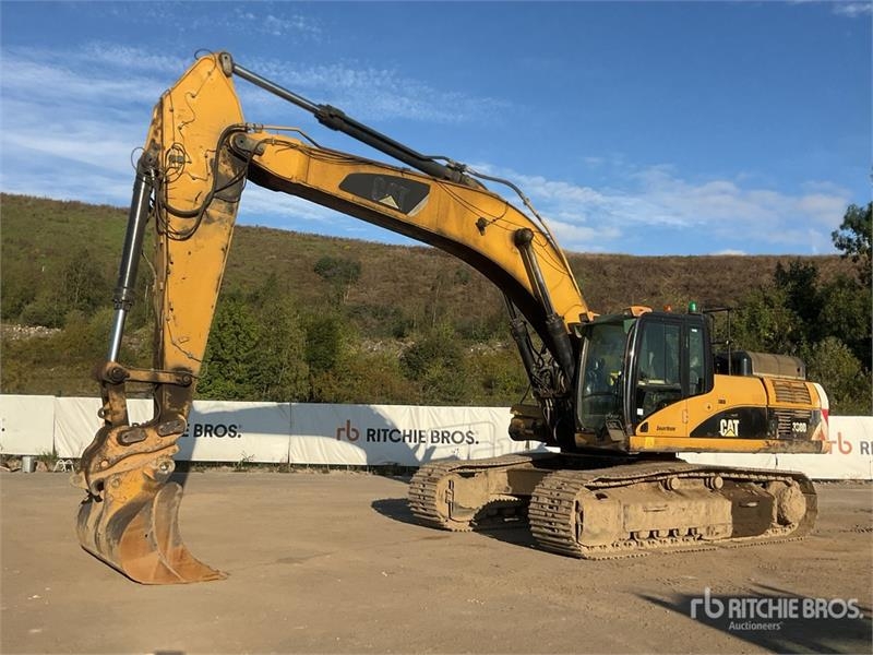 Pelle sur chenilles Caterpillar 330 Tracked — occasion 2007, 25 955 h