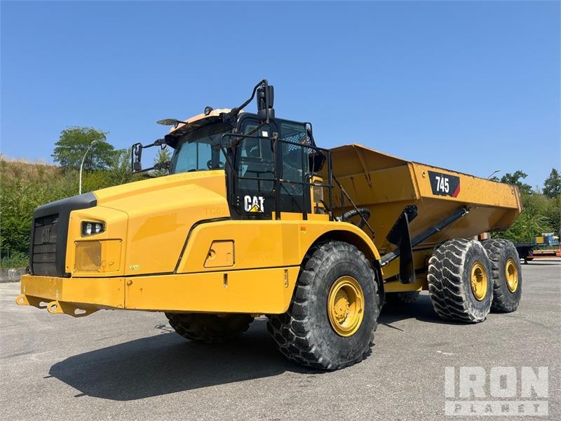 CAT 745