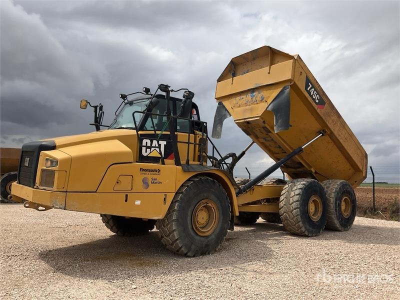 CAT 745C