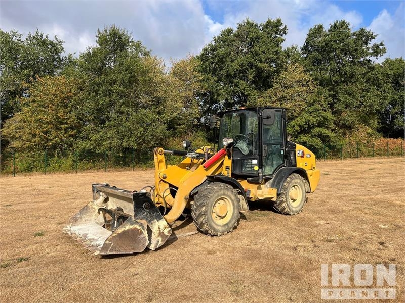 CAT 906