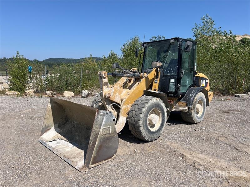 CAT 906H