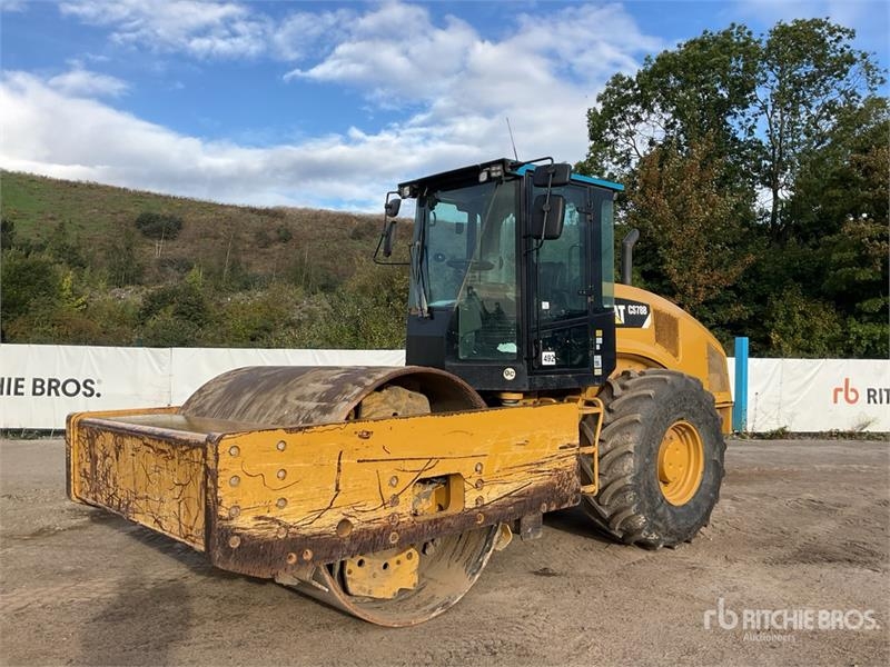 Rouleau monocylindre Caterpillar CS78B Smooth Drum Compactor — occasion 2017, 8 711 h
