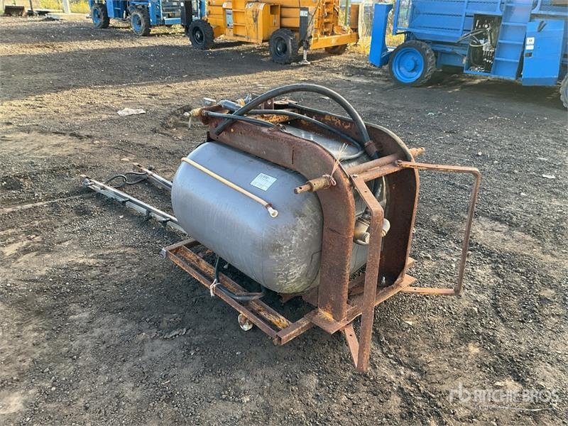 Crop Sprayer - Tractor-mounted