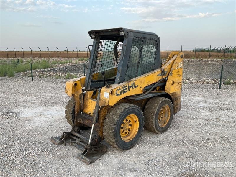 Gehl R135