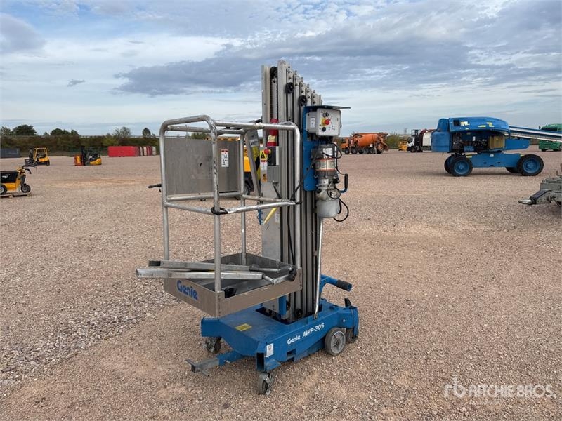 Nacelle à mât vertical Genie AWP-30AC — occasion 2019