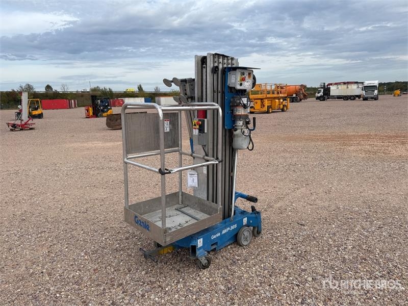 Nacelle à mât vertical Genie AWP-30AC — occasion