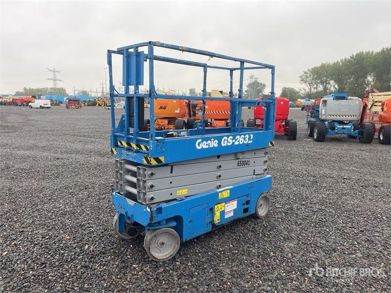 Nacelle à ciseaux Genie GS-2632 (Inoperable) — occasion