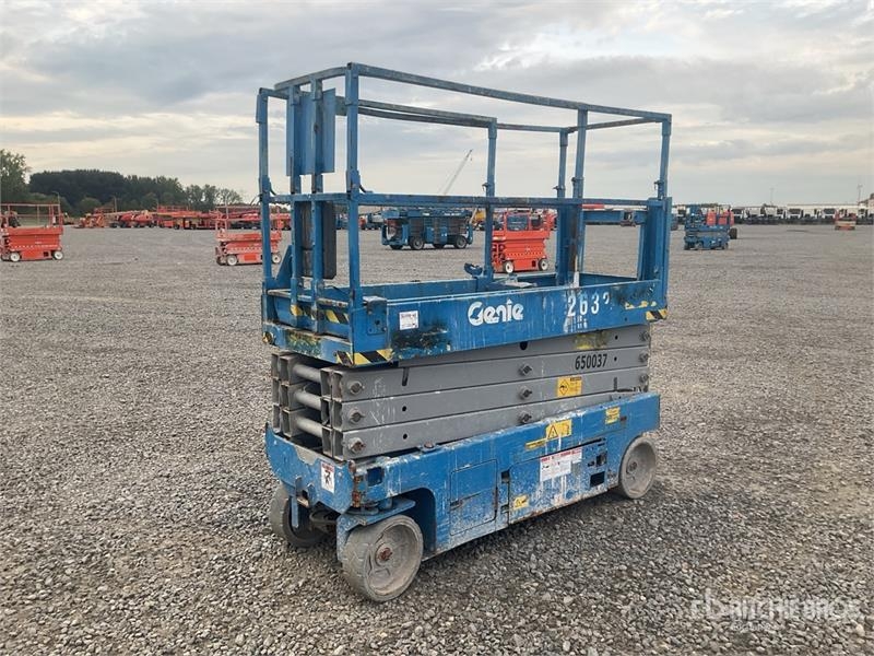 Nacelle à ciseaux Genie GS-2632 (Inoperable) — occasion