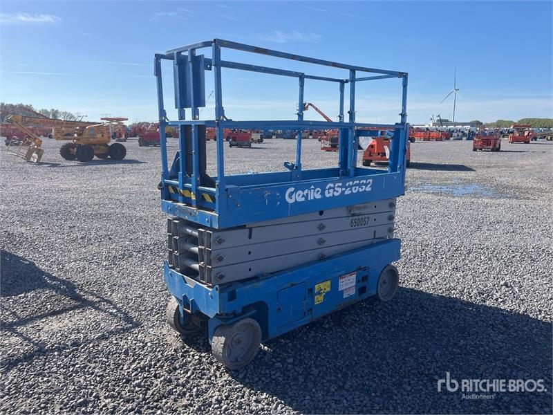Nacelle à ciseaux Genie GS-2632 (Inoperable) — occasion