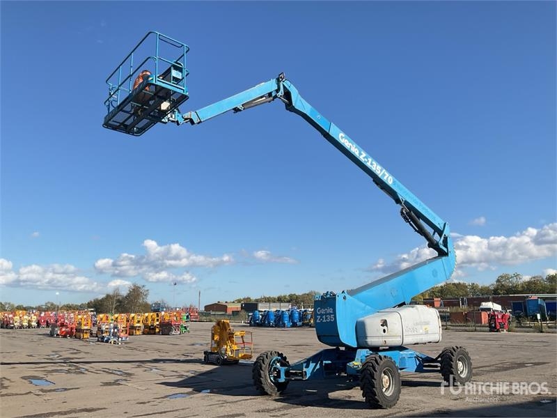 Nacelle articulée Genie Z-135 4WD Diesel — occasion 2012, 4 547 h