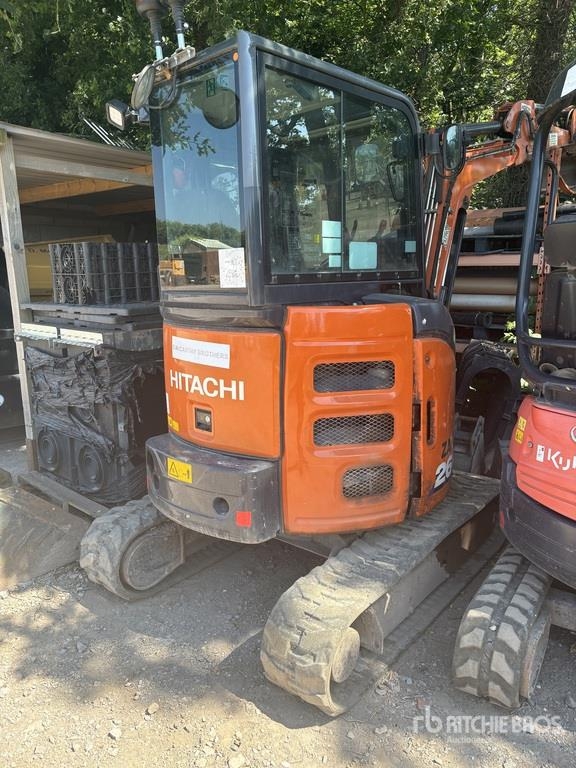 Mini-pelle Hitachi ZX26U-6 — occasion 2022, 2 500 h