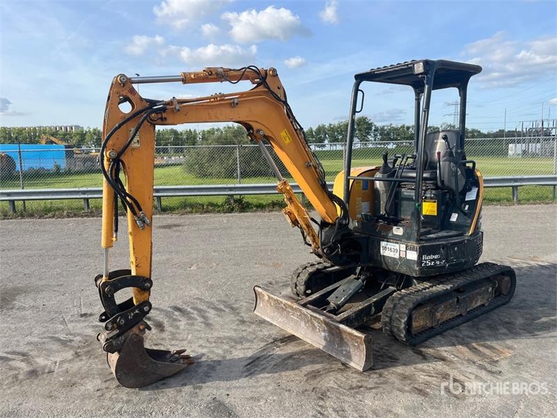 Mini-pelle Hyundai Robex25Z-9AK Mini — occasion 2018, 655 h