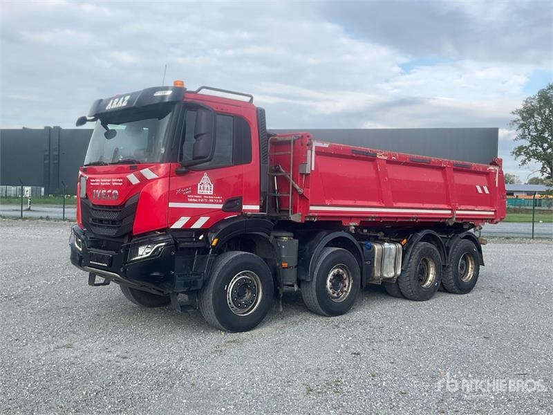 Camion benne Iveco AD360H X-Way 480 8x4 Twin-Steer Tri/A Dump — occasion 2023, 360 h