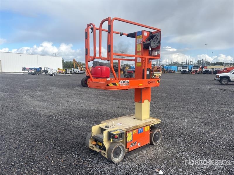 Nacelle à mât vertical JLG 1230ES Vertical Mast — occasion 2016, 402 h