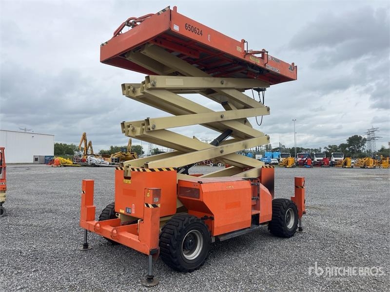 Nacelle à ciseaux JLG 4394RT 4x4 Diesel — occasion 2016, 1 447 h