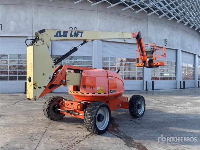 JLG 600AJ