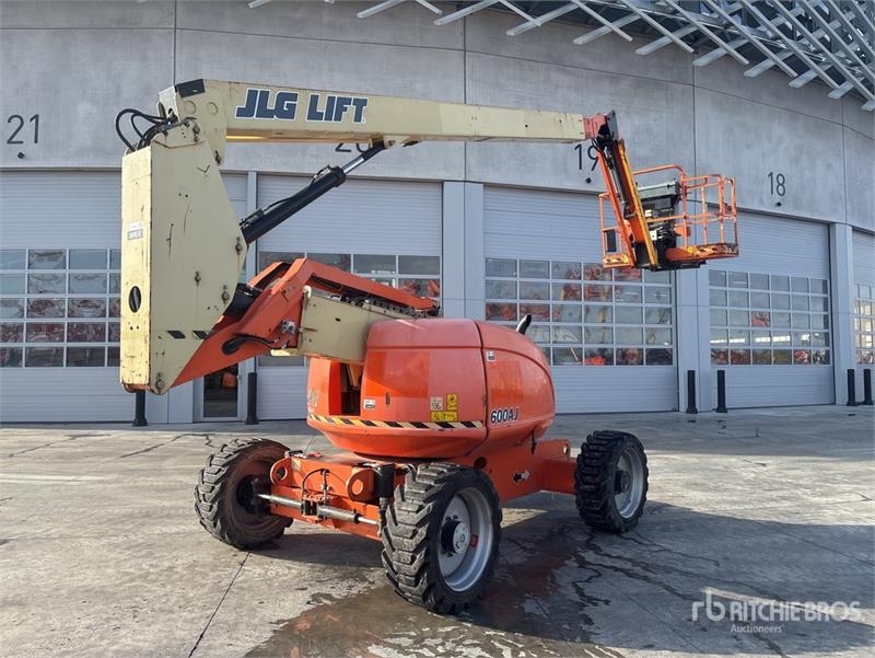 JLG 600AJ