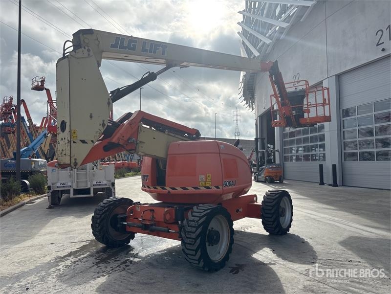 JLG 600AJ
