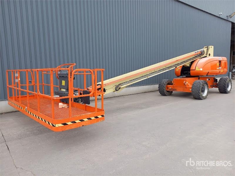 JLG 680S