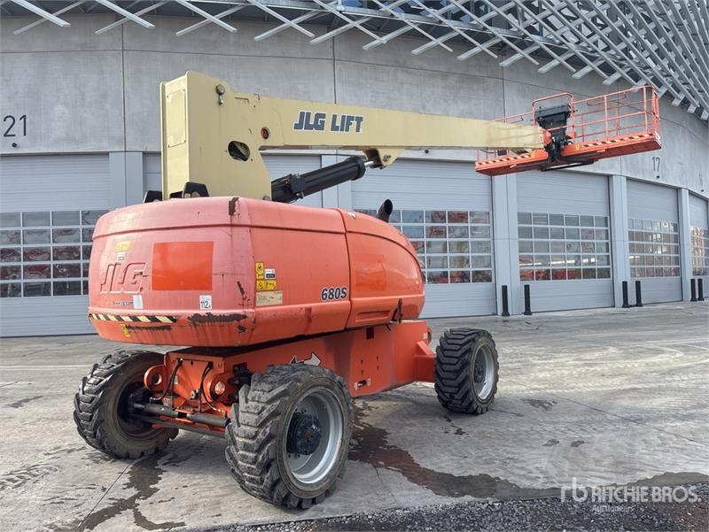 JLG 680S