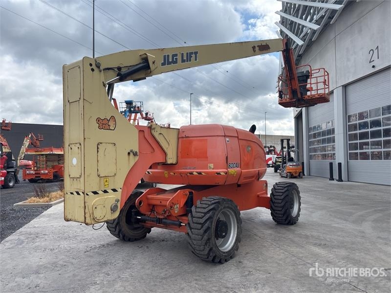 JLG 800 AJ