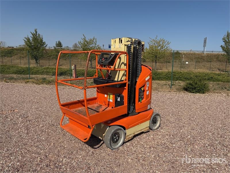 JLG TOUCAN 8E