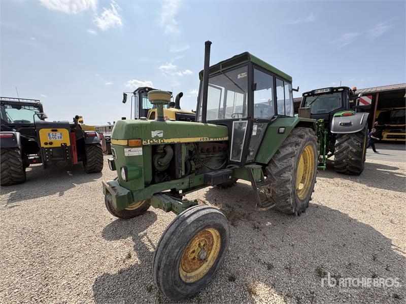 John Deere 3030