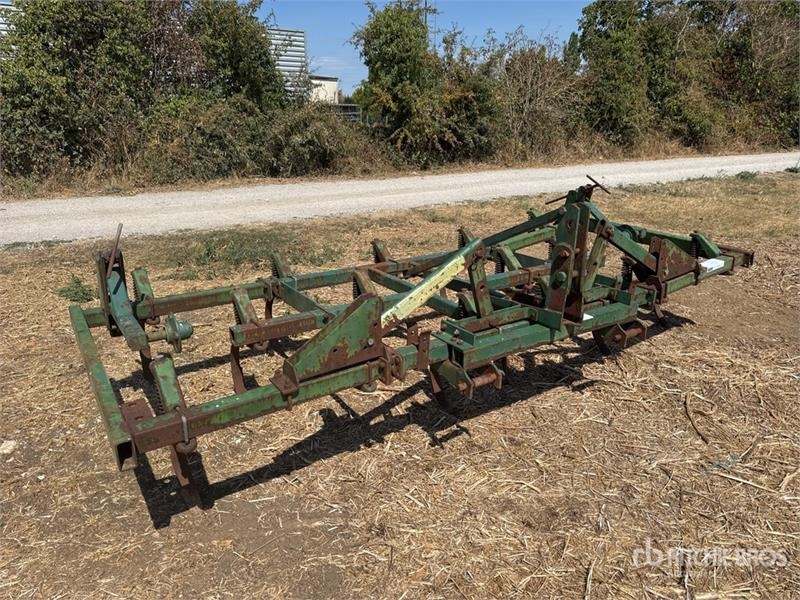 John Deere 410