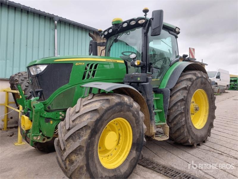 John Deere 6215R