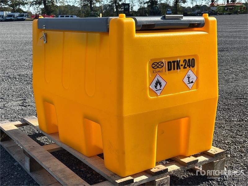 Réservoir de carburant Klamel 240 with Pump Fuel Tank — occasion